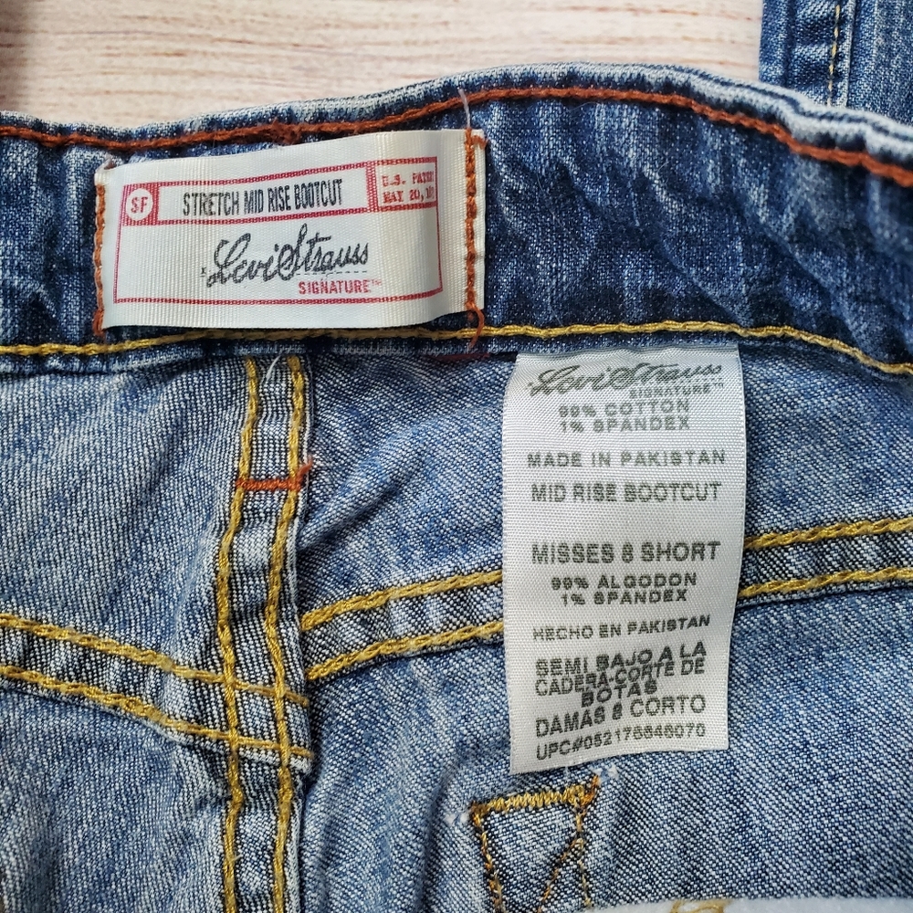 Levi Strauss mid rise bootcut medium wash jeans - Picture 5 of 5